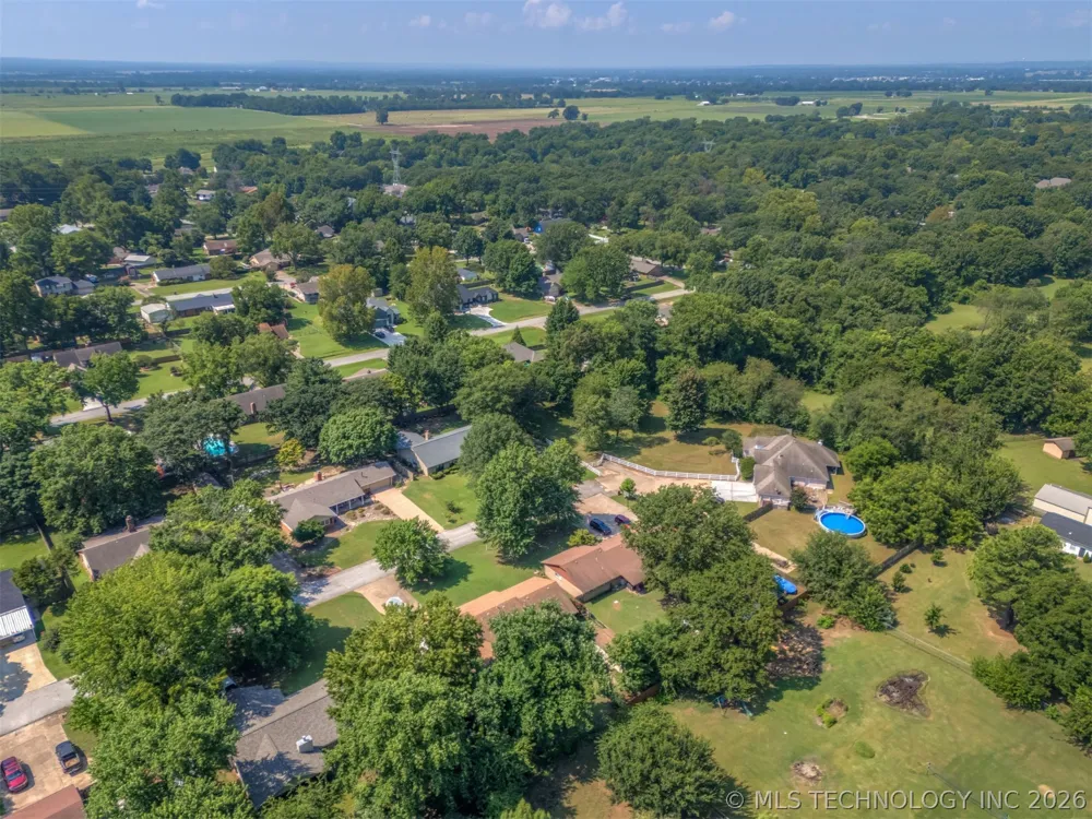 12811 E 133rd Street S Broken Arrow, OK 74011