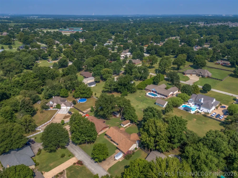 12811 E 133rd Street S Broken Arrow, OK 74011