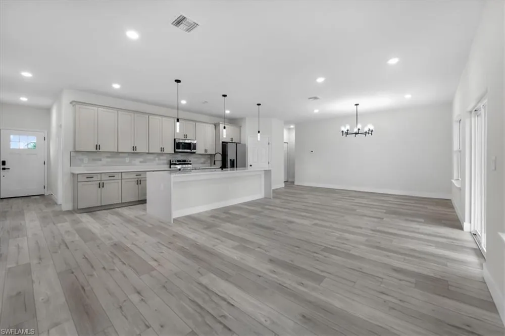 4700 San Ignacio Drive Sebring, FL 33872