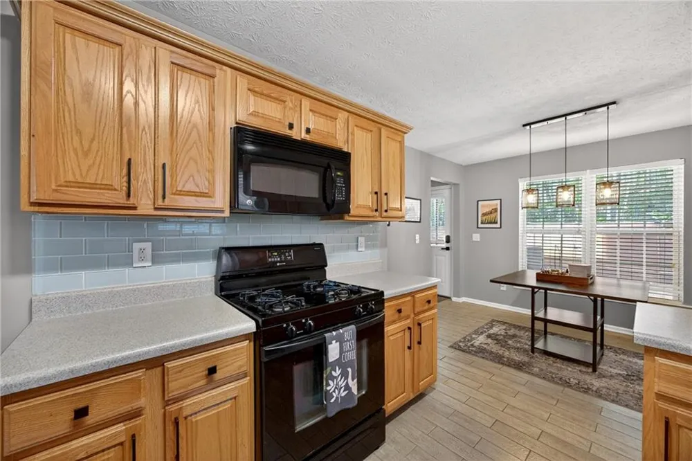 9899 Vista Circle Union City, GA 30291
