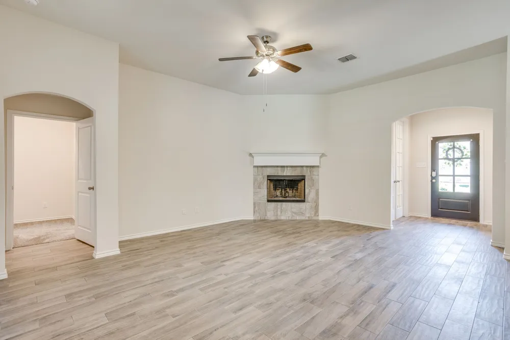 1533 Grassy Meadows Drive Burleson, TX 76058