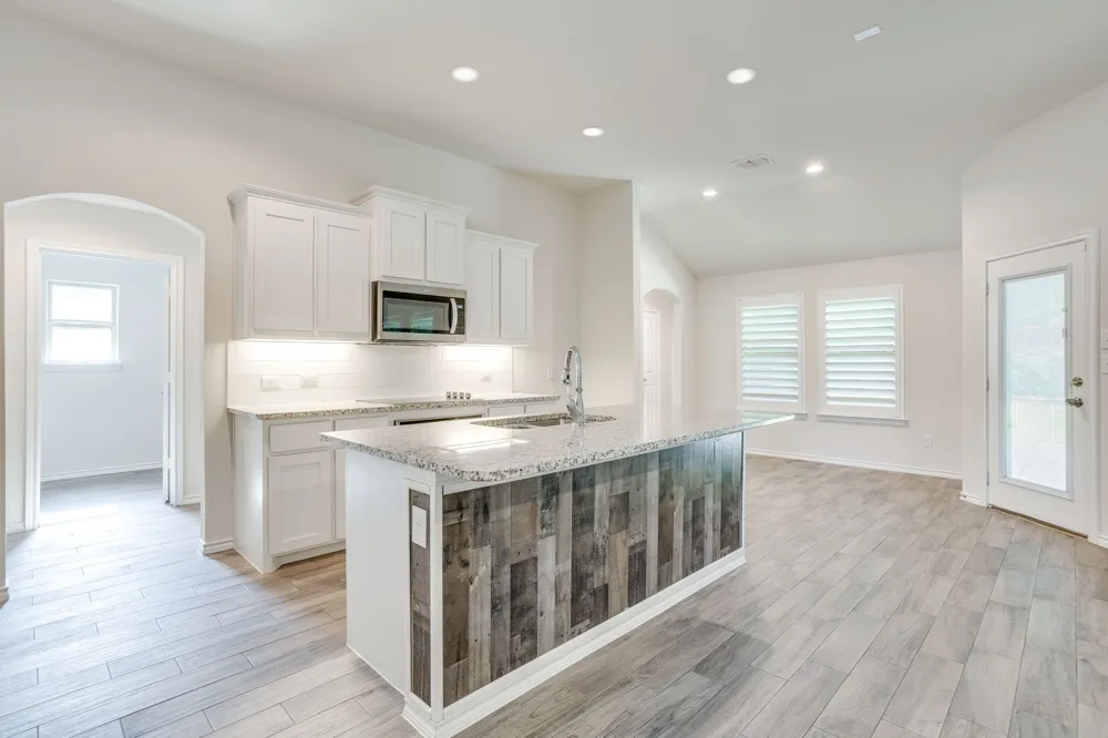 1533 Grassy Meadows Drive Burleson, TX 76058