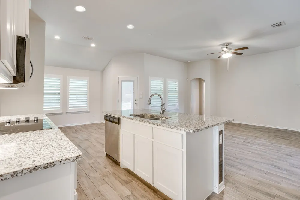 1533 Grassy Meadows Drive Burleson, TX 76058