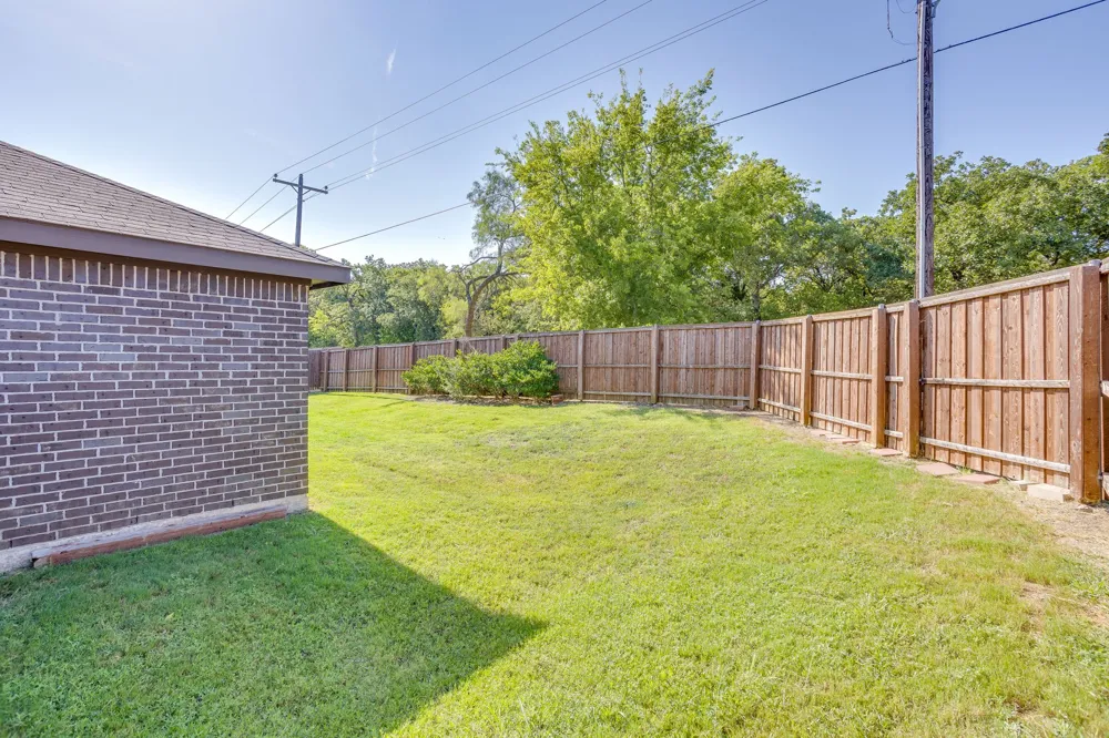 1533 Grassy Meadows Drive Burleson, TX 76058