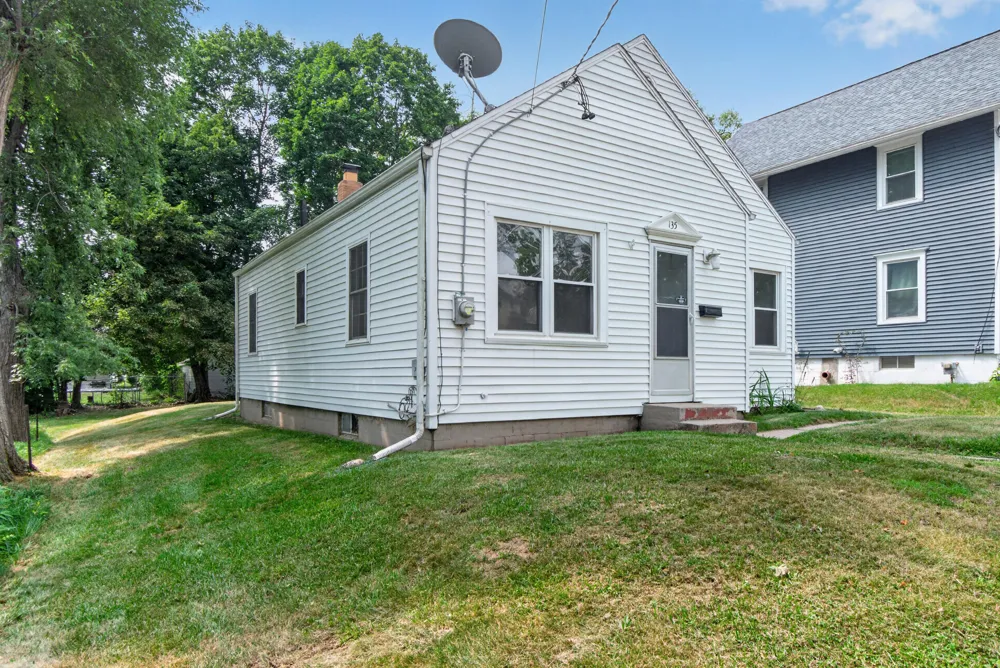 135 E Mansion Jackson, MI 49203