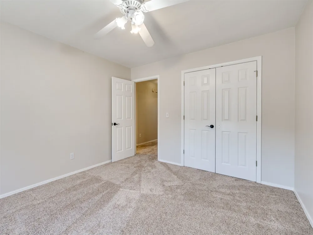 1004 S Yellowood Avenue Broken Arrow, OK 74012