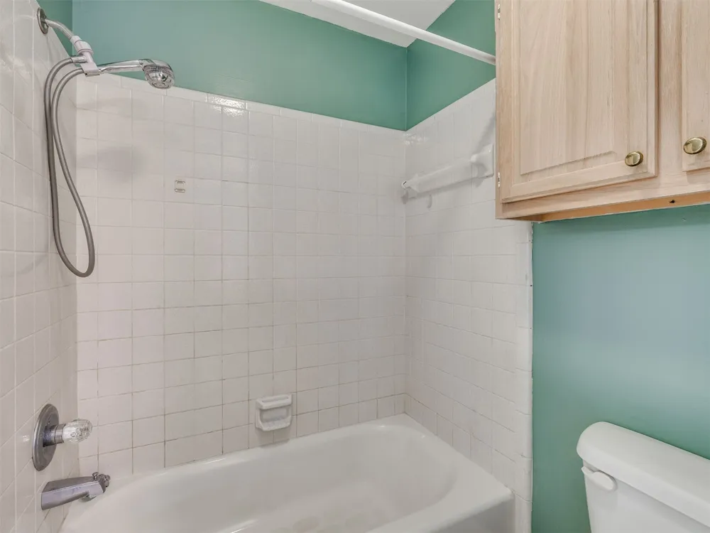 1004 S Yellowood Avenue Broken Arrow, OK 74012
