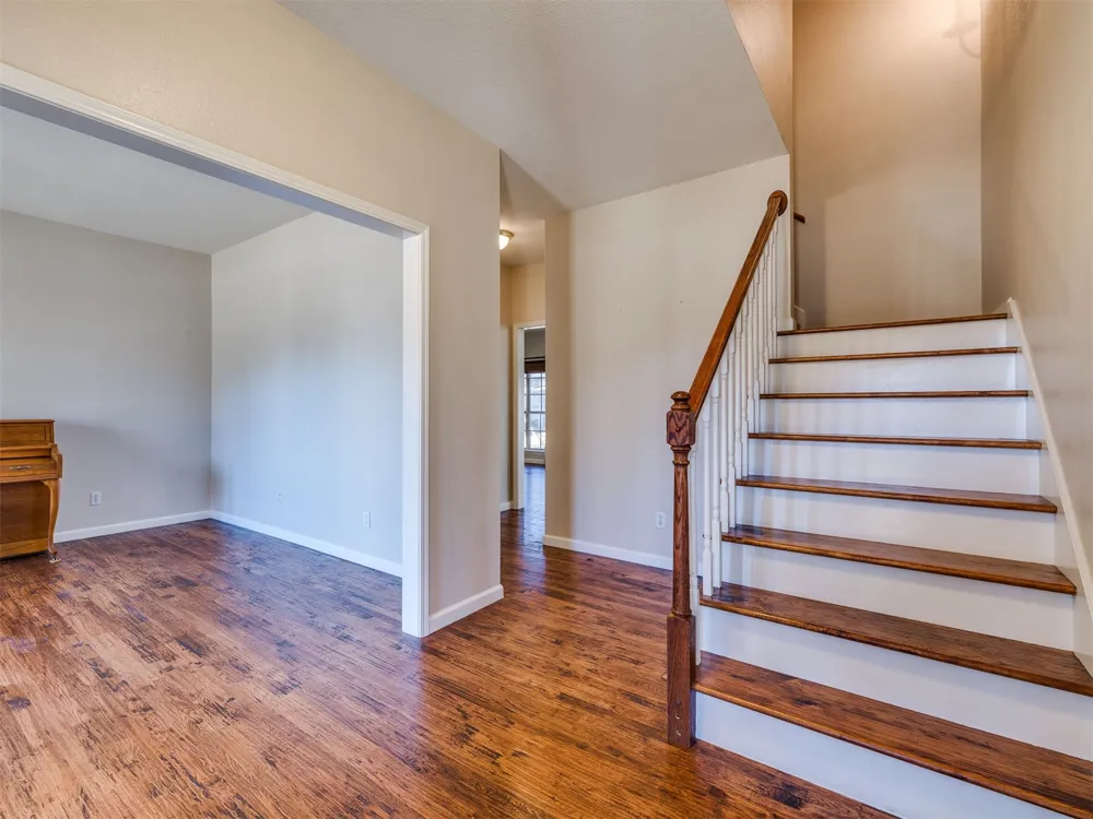 1004 S Yellowood Avenue Broken Arrow, OK 74012