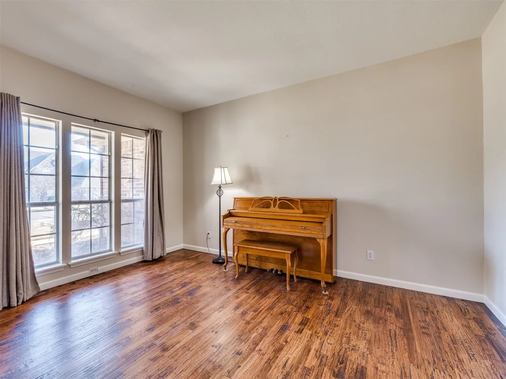 1004 S Yellowood Avenue Broken Arrow, OK 74012