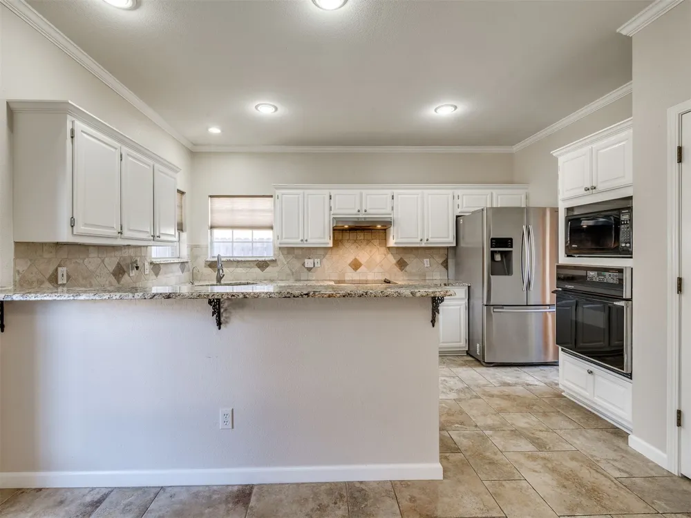 1004 S Yellowood Avenue Broken Arrow, OK 74012