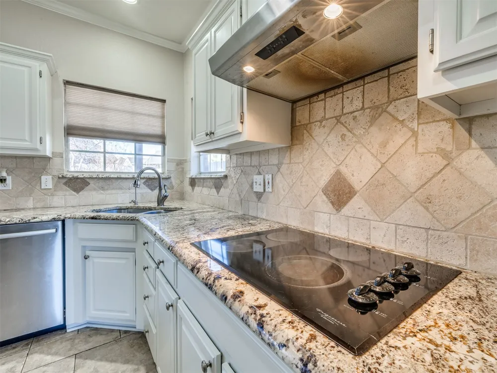 1004 S Yellowood Avenue Broken Arrow, OK 74012