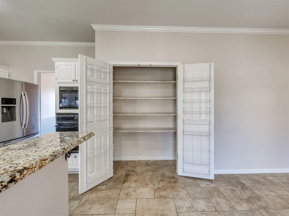 1004 S Yellowood Avenue Broken Arrow, OK 74012