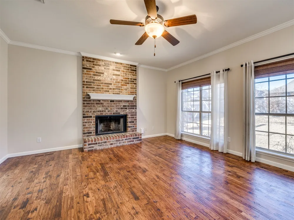 1004 S Yellowood Avenue Broken Arrow, OK 74012