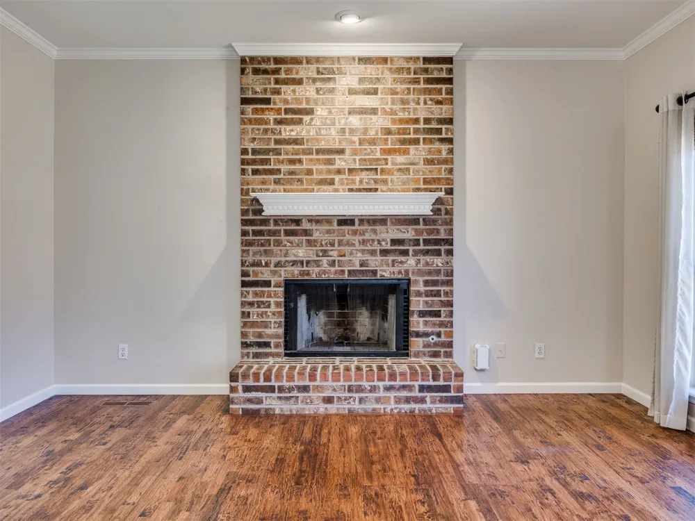 1004 S Yellowood Avenue Broken Arrow, OK 74012
