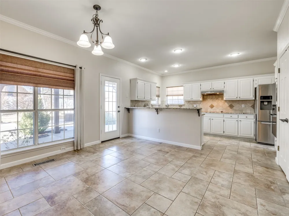 1004 S Yellowood Avenue Broken Arrow, OK 74012