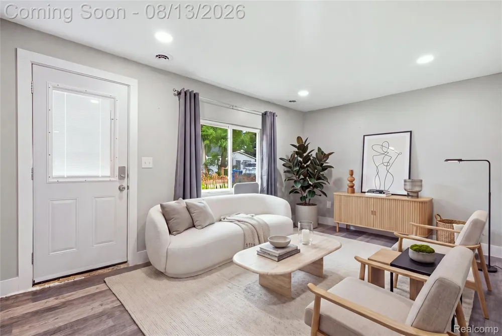 1039 Ennest Boulevard White Lake Charter Township, MI 48386