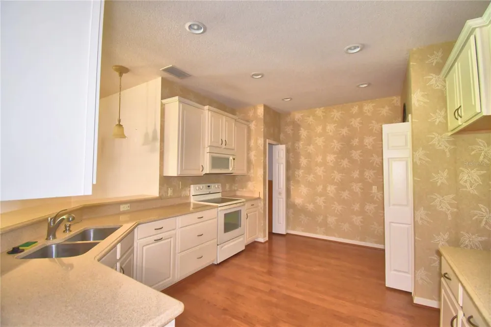 1307 INNSBRUCK CT Winter Haven, FL 33884
