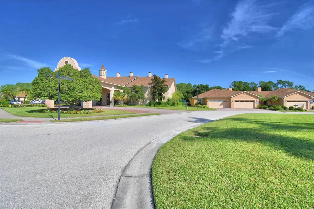 1307 INNSBRUCK CT Winter Haven, FL 33884