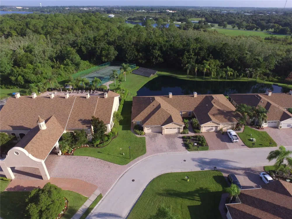 1307 INNSBRUCK CT Winter Haven, FL 33884