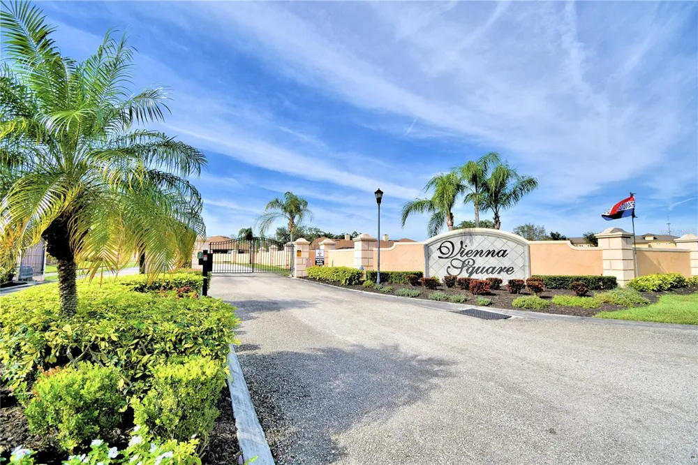 1307 INNSBRUCK CT Winter Haven, FL 33884