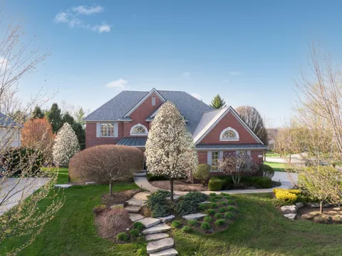 2910 Addison Circle