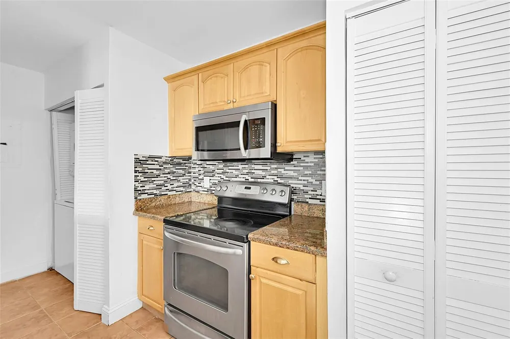 10022 Winding Lake Road #102 Sunrise, FL 33351