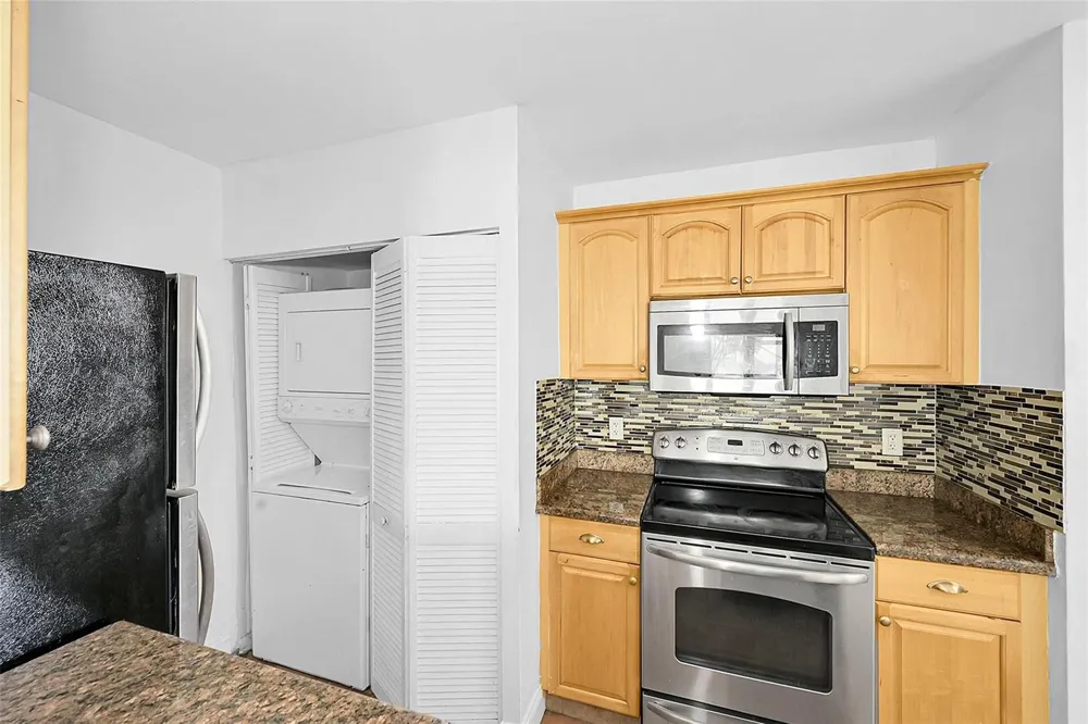 10022 Winding Lake Road #102 Sunrise, FL 33351
