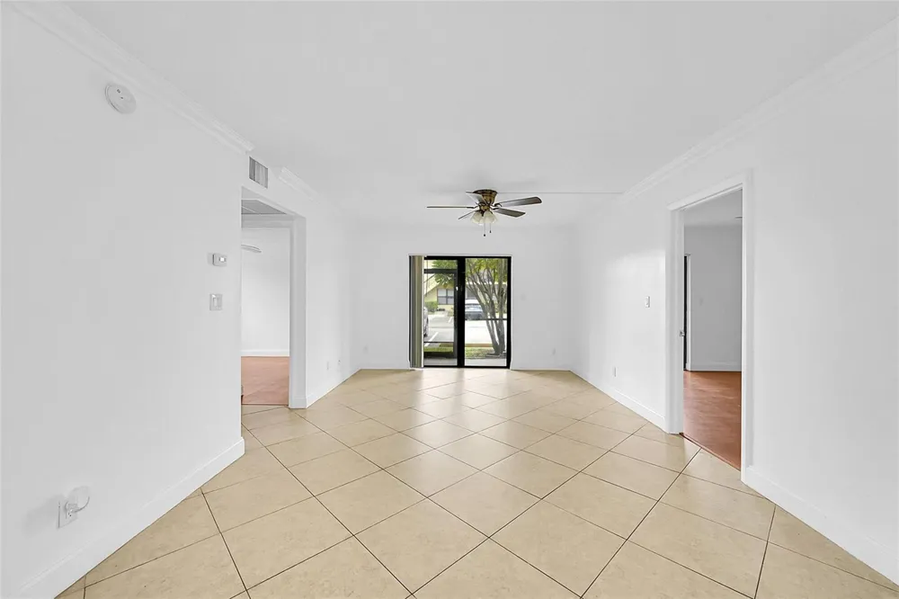 10022 Winding Lake Road #102 Sunrise, FL 33351