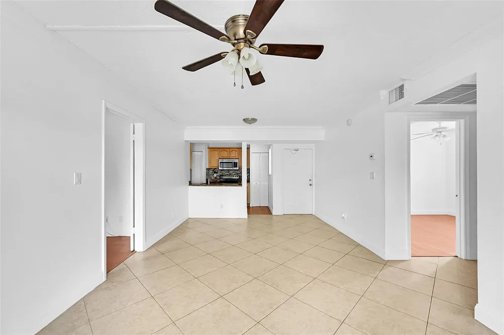 10022 Winding Lake Road #102 Sunrise, FL 33351