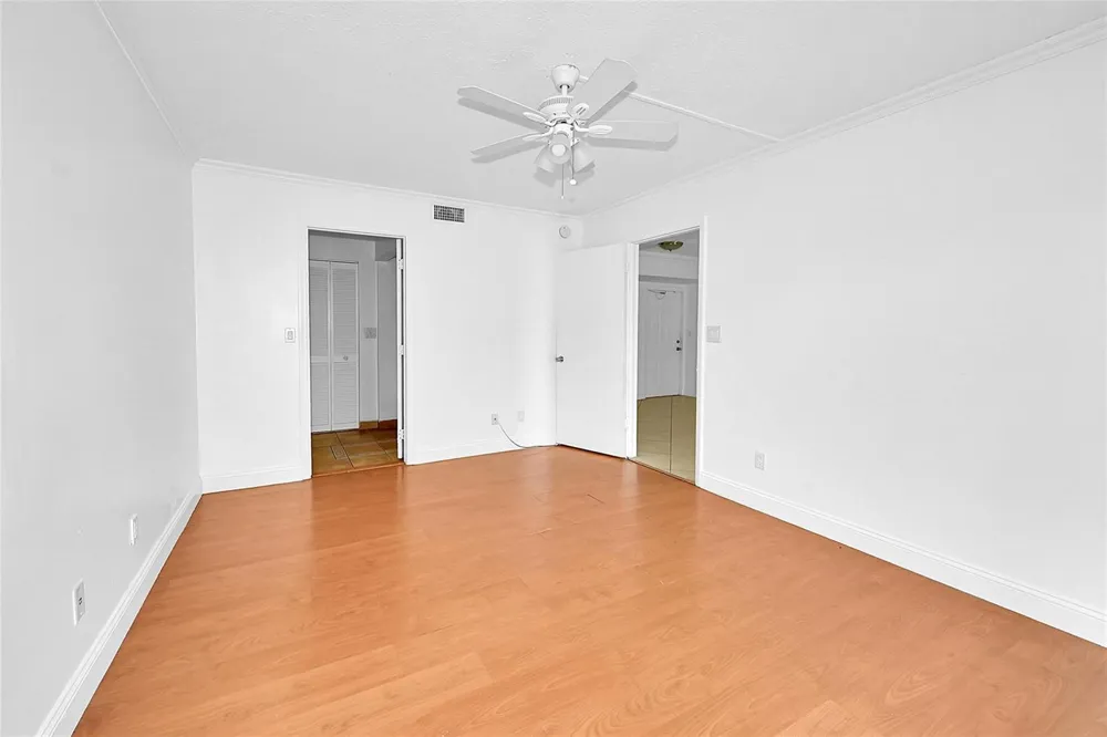 10022 Winding Lake Road #102 Sunrise, FL 33351