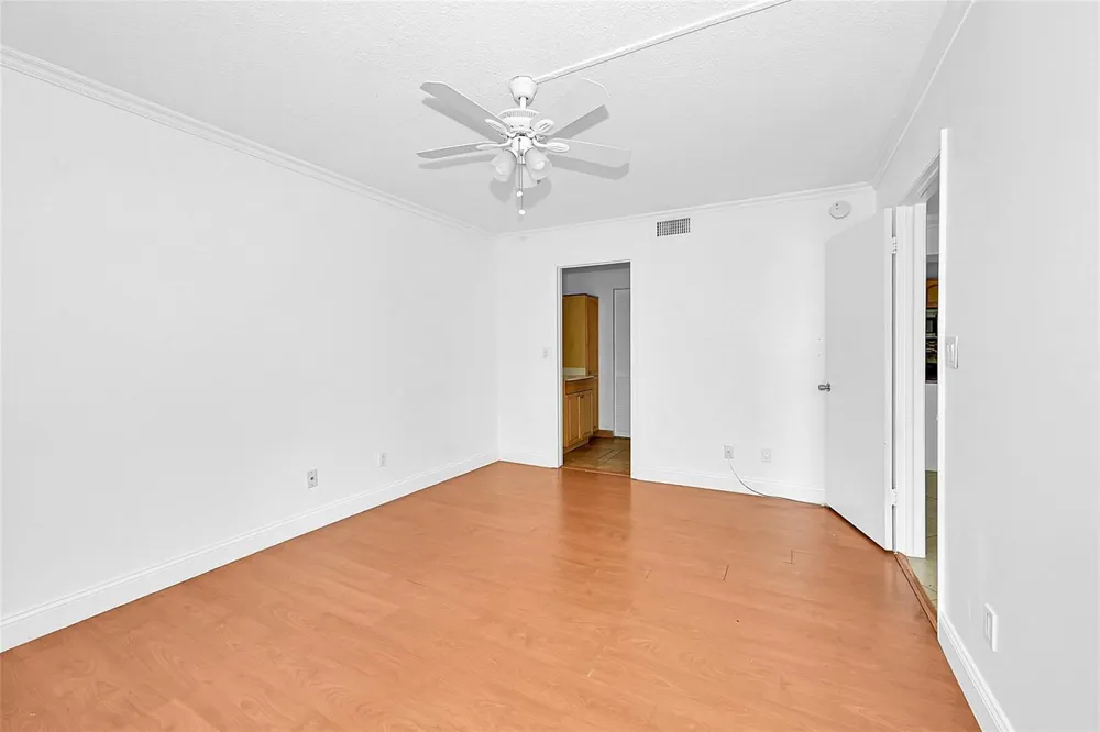 10022 Winding Lake Road #102 Sunrise, FL 33351