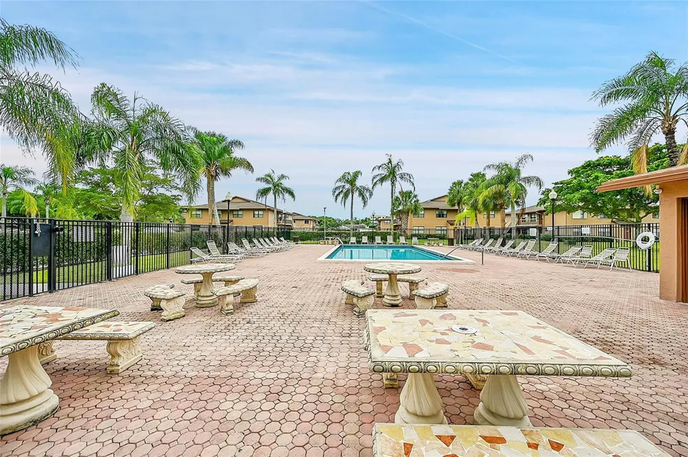 10022 Winding Lake Road #102 Sunrise, FL 33351
