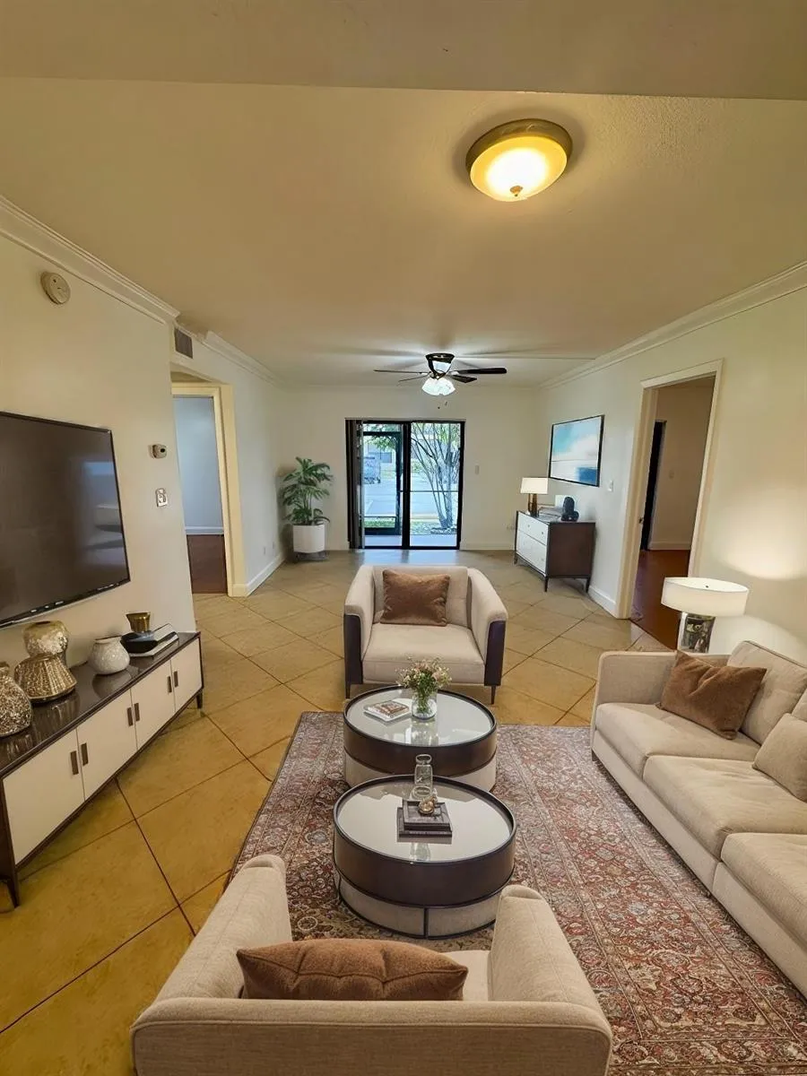 10022 Winding Lake Road #102 Sunrise, FL 33351