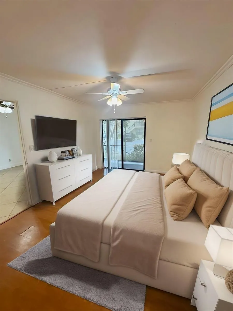 10022 Winding Lake Road #102 Sunrise, FL 33351