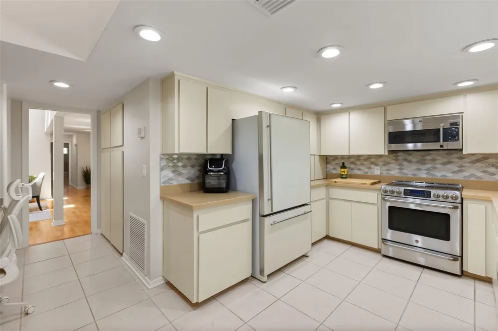 956 STONEWOOD LANE Maitland, FL 32751