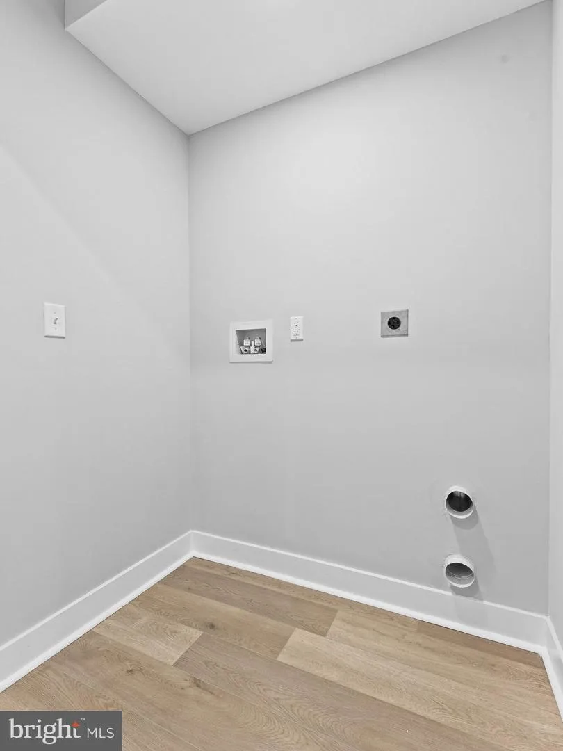 5220 9TH STREET Philadelphia, PA 19141