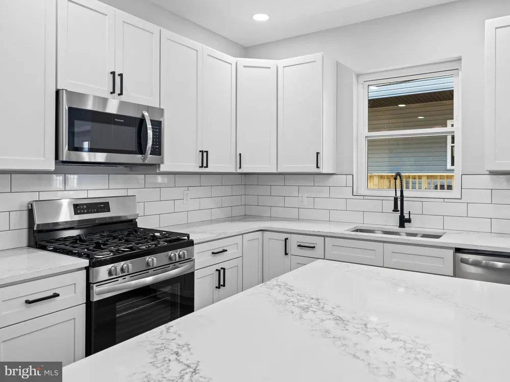 5220 9TH STREET Philadelphia, PA 19141
