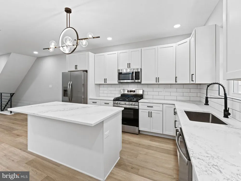 5220 9TH STREET Philadelphia, PA 19141