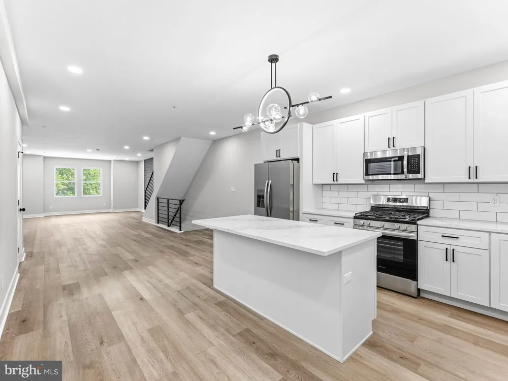 5220 9TH STREET Philadelphia, PA 19141