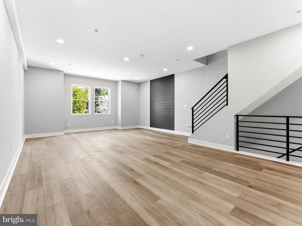 5220 9TH STREET Philadelphia, PA 19141