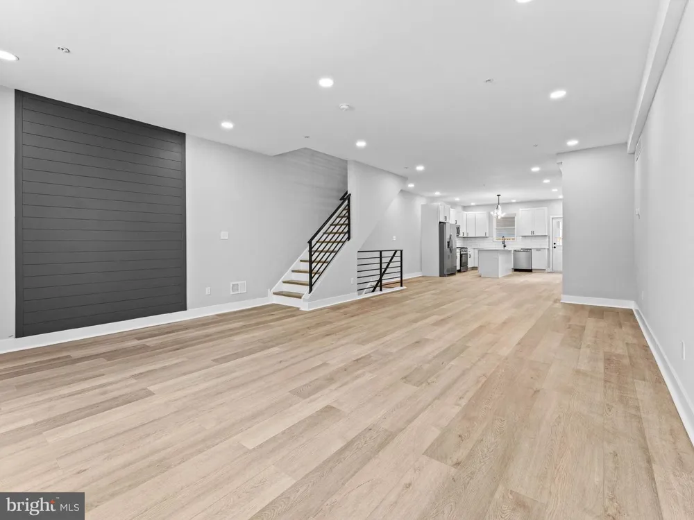 5220 9TH STREET Philadelphia, PA 19141