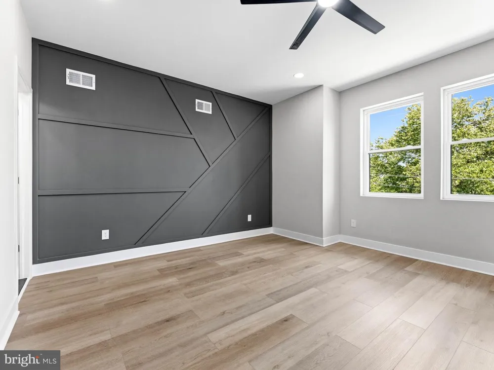 5220 9TH STREET Philadelphia, PA 19141