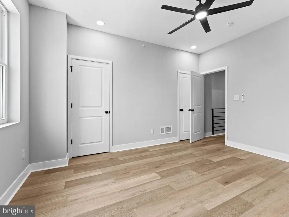 5220 9TH STREET Philadelphia, PA 19141