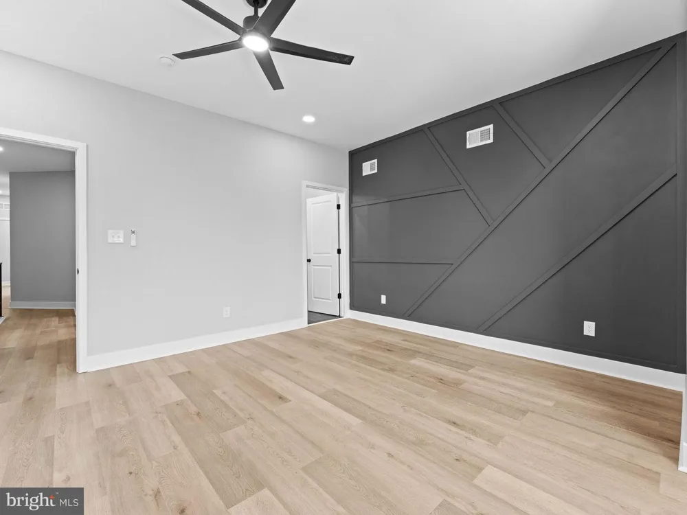 5220 9TH STREET Philadelphia, PA 19141