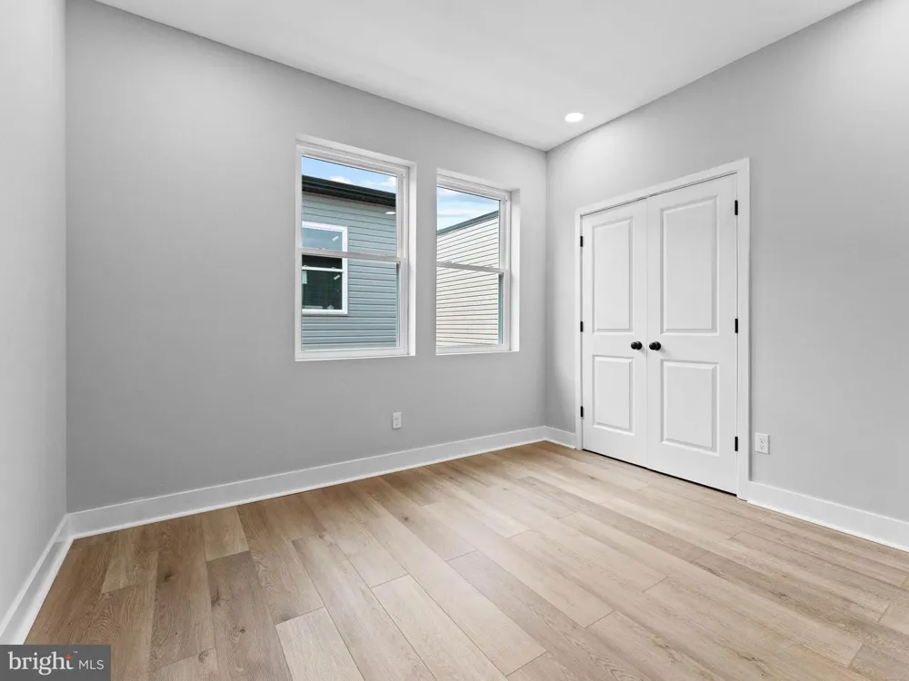 5220 9TH STREET Philadelphia, PA 19141
