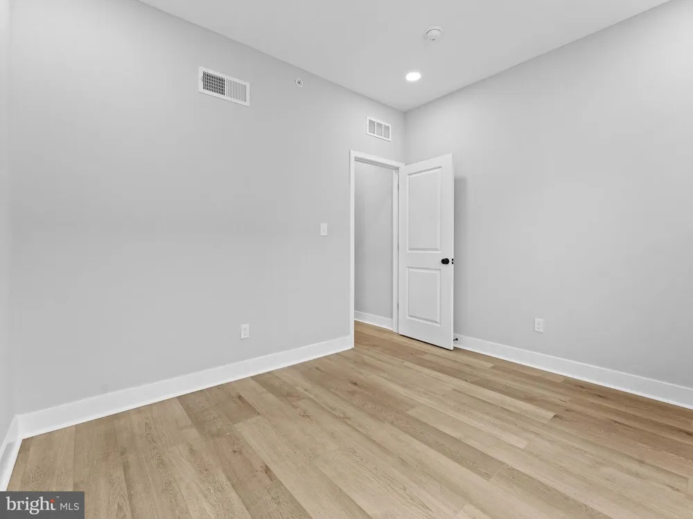 5220 9TH STREET Philadelphia, PA 19141