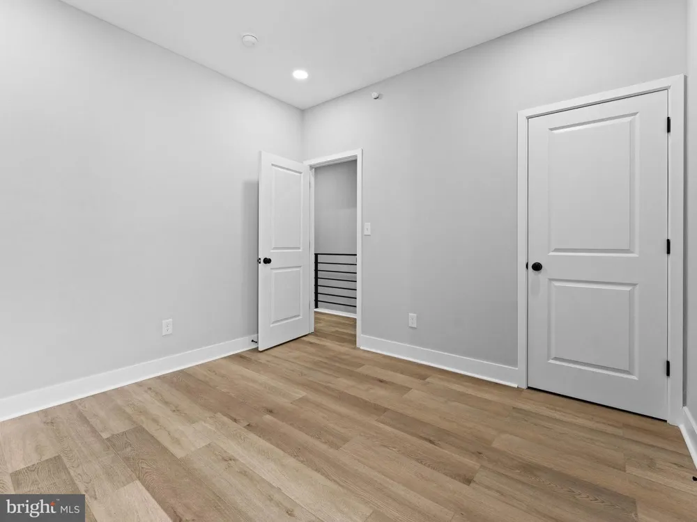 5220 9TH STREET Philadelphia, PA 19141