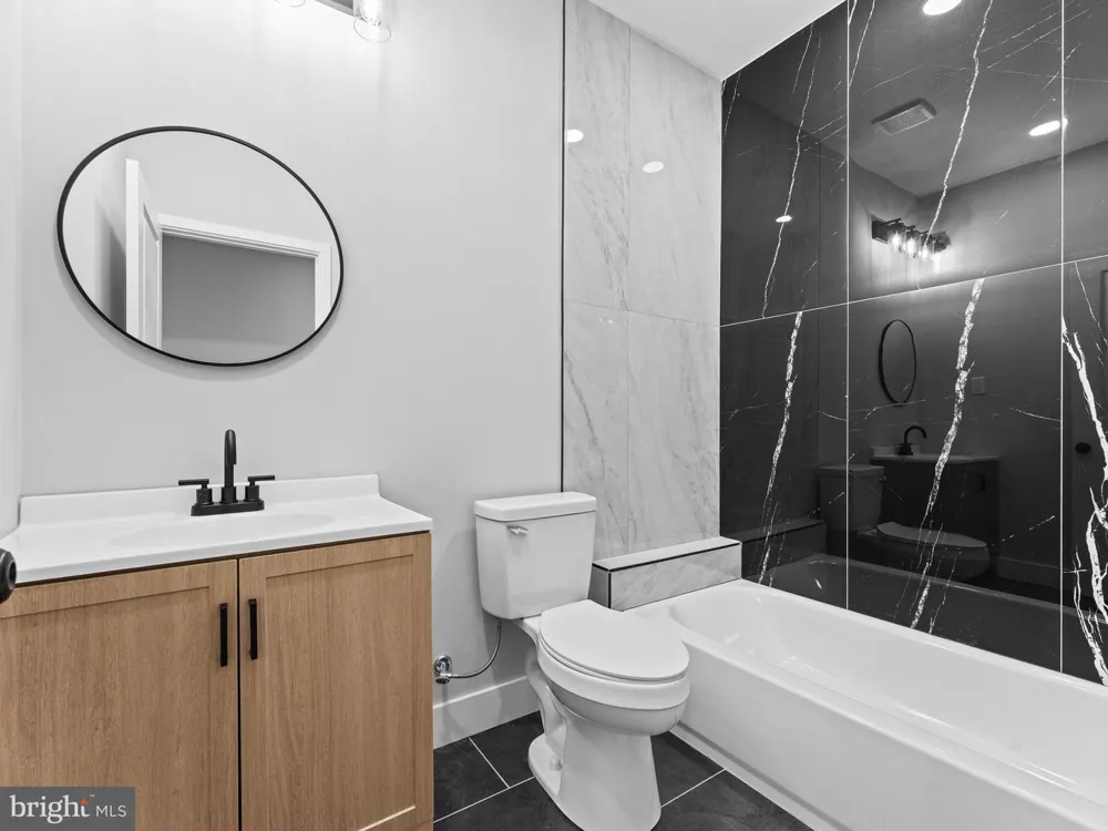 5220 9TH STREET Philadelphia, PA 19141