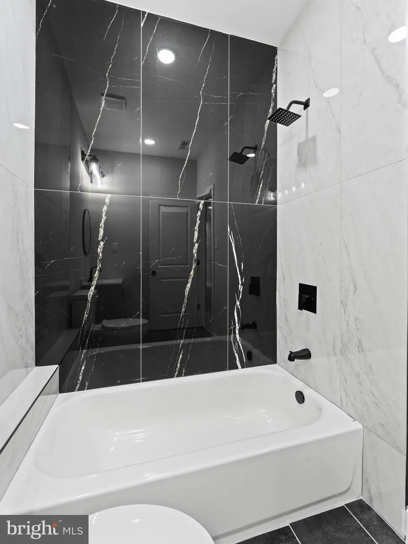 5220 9TH STREET Philadelphia, PA 19141