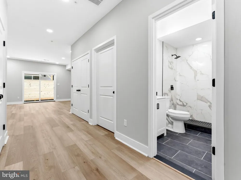 5220 9TH STREET Philadelphia, PA 19141